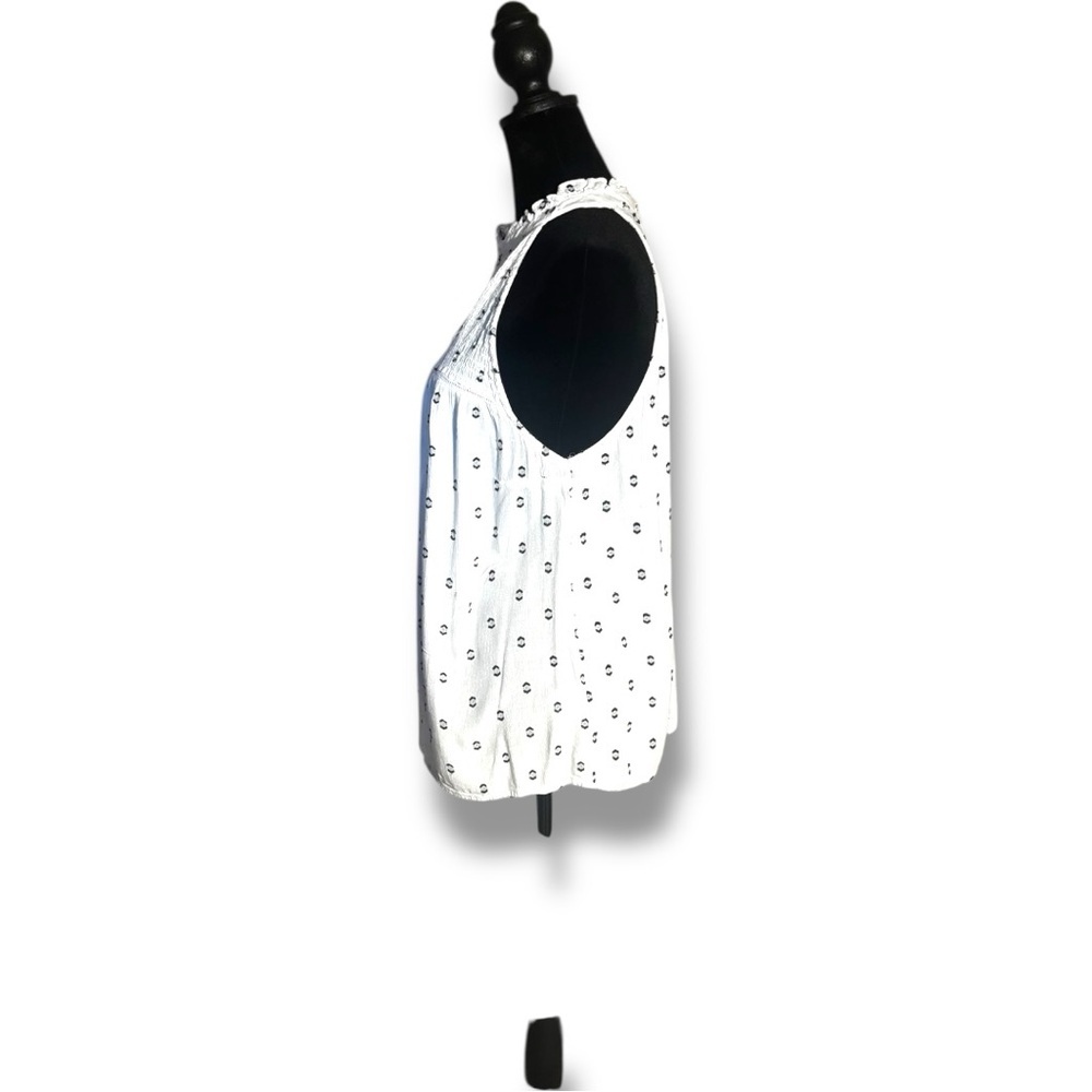 Alya Chic White with Black Pattern High Neck Keyhole Cutout Back Halter Neck Top - Picture 3 of 16
